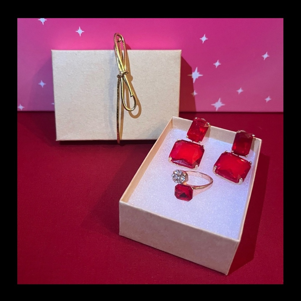RED GLASS FASHION EARRING SET IN FAUX GOLD METAL